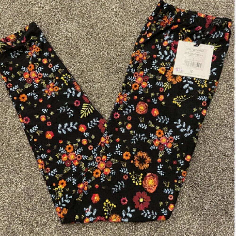 NWT Wildwood Flower Leggings